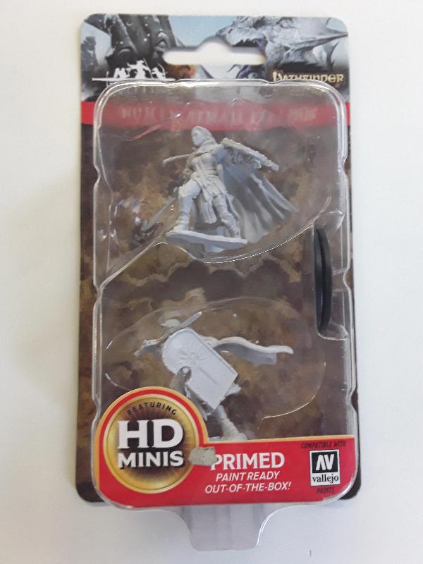 Pathfinder Deep Cuts Unpainted Miniatures - Human Female Paladin