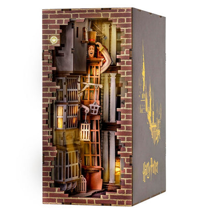 DIY Book Nook Kit - Tiny Adventures - Harry Potter: Diagon Alley