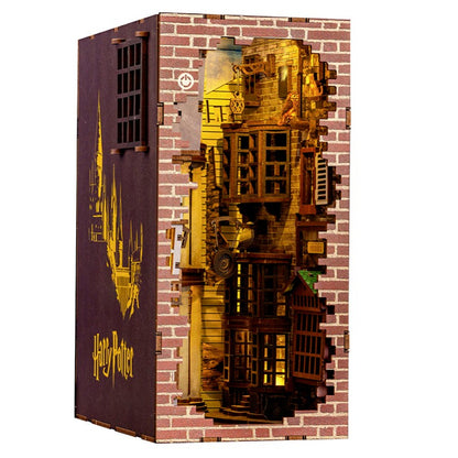 DIY Book Nook Kit - Tiny Adventures - Harry Potter: Diagon Alley