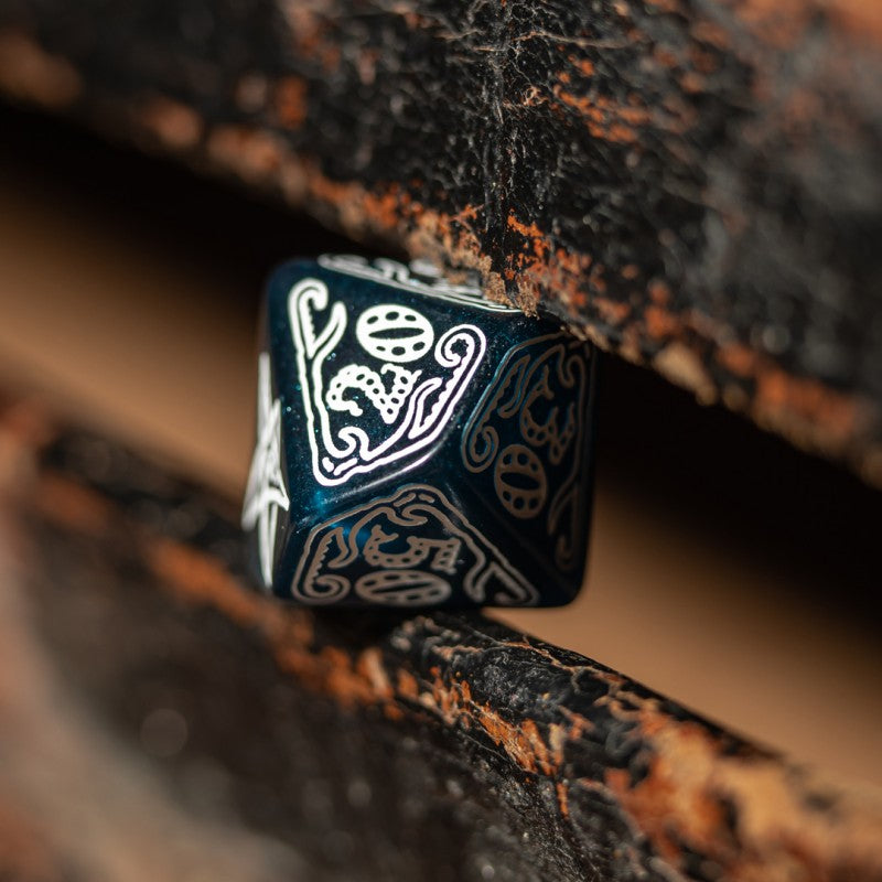Call of Cthulhu Abyssal & white Dice Set