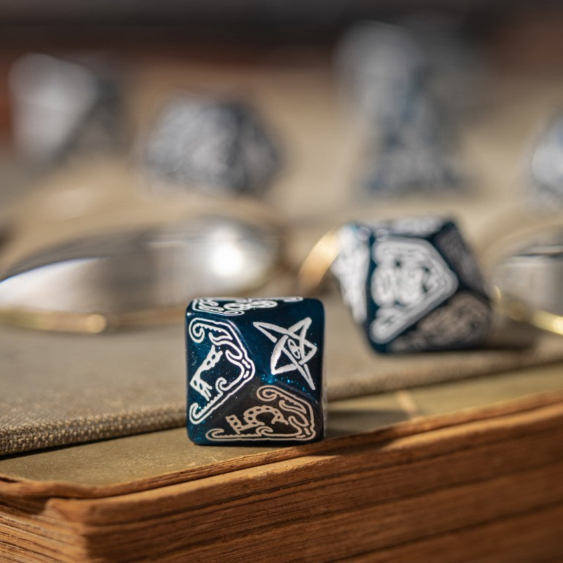 Call of Cthulhu Abyssal & white Dice Set