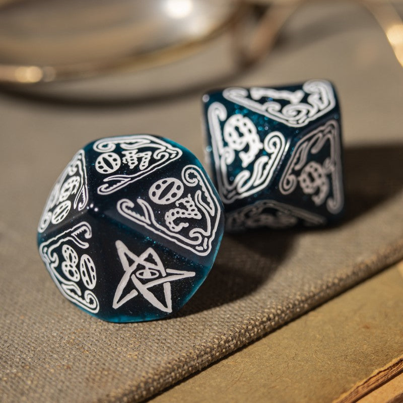 Call of Cthulhu Abyssal & white Dice Set