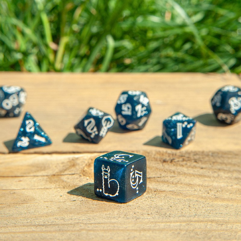 Shimmering Llama Dice Set (Glittering dark blue & white)